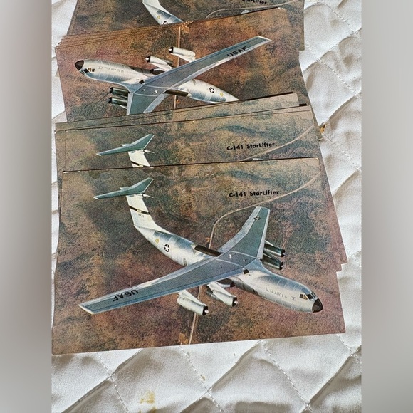 Lockheed C-141 Starlifter, a retired military strategic airlifter postcards - Picture 3 of 6